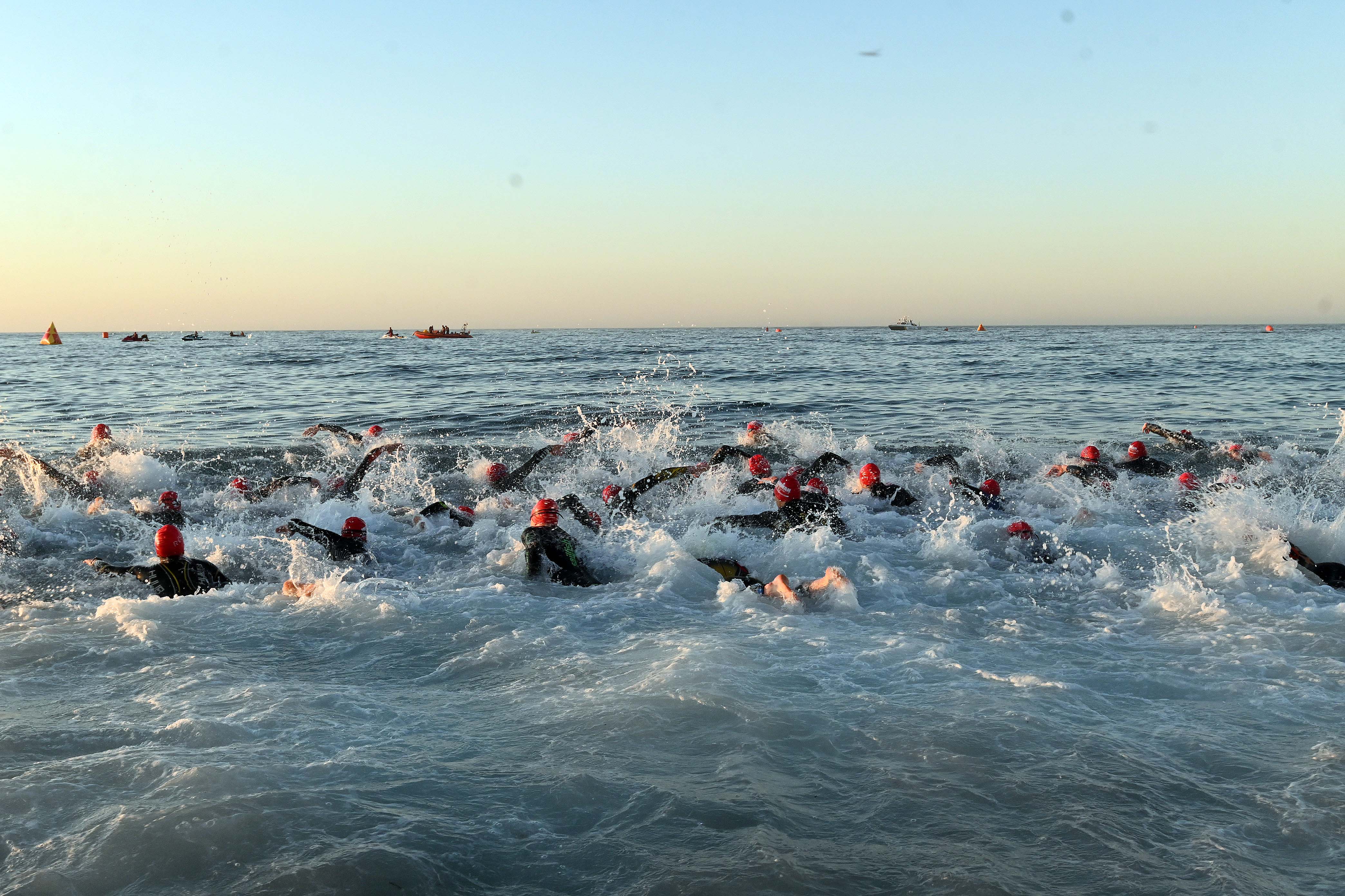 Más de 1.500 triatletas se dan cita en el Ironman 70.3 Marbella