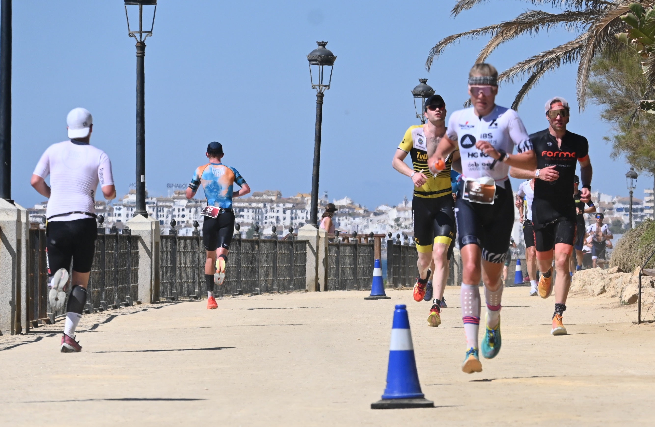 Más de 1.500 triatletas se dan cita en el Ironman 70.3 Marbella