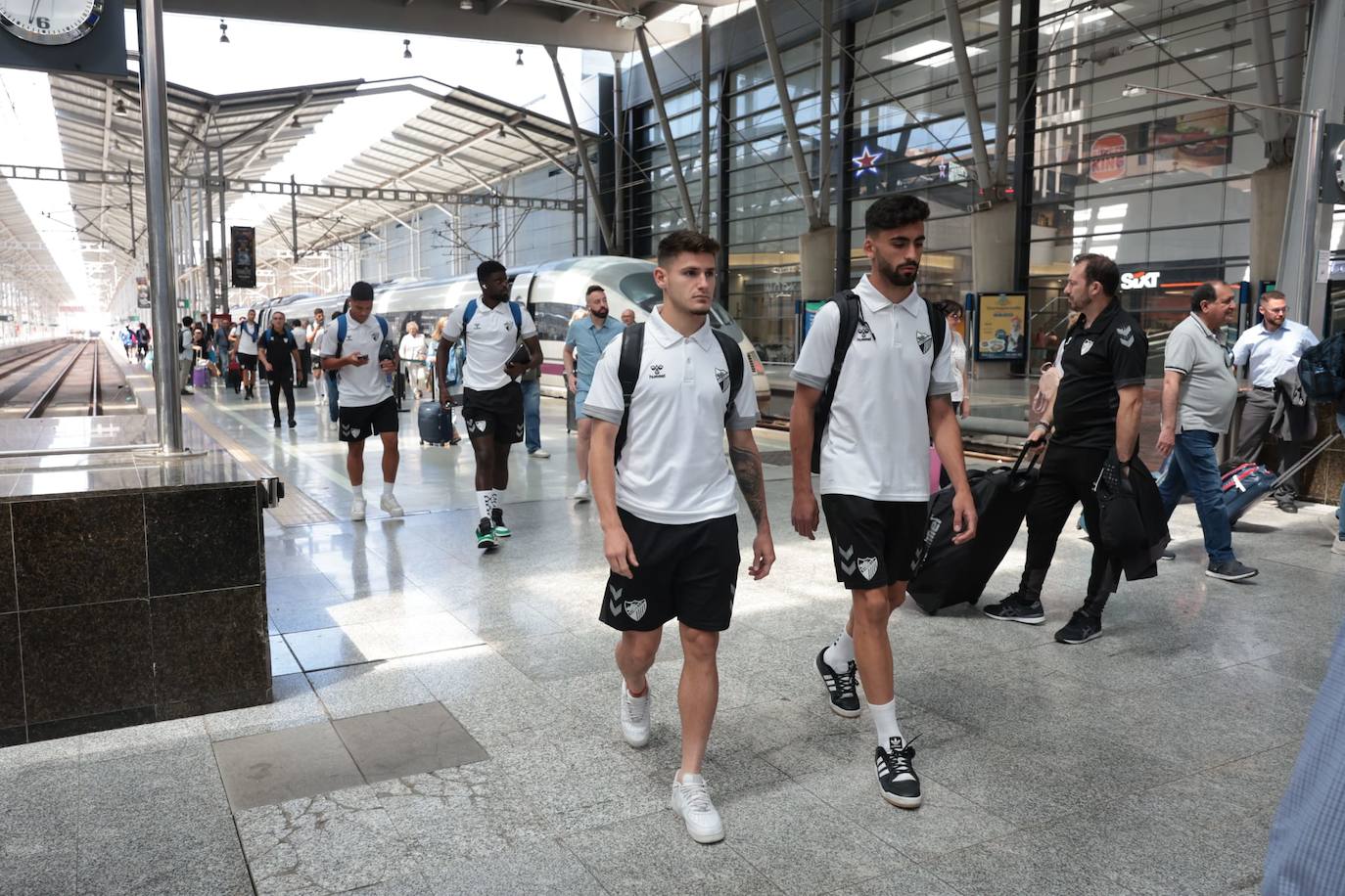 Regreso del Málaga tras la derrota en Ponferrada