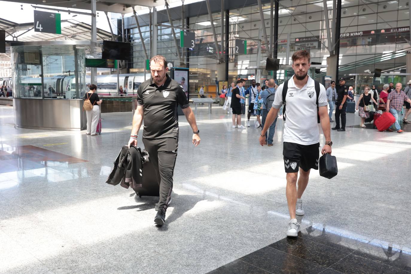 Regreso del Málaga tras la derrota en Ponferrada