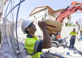 El Gobierno anuncia que prohibirá el trabajo al aire libre si hay alerta por calor extremo