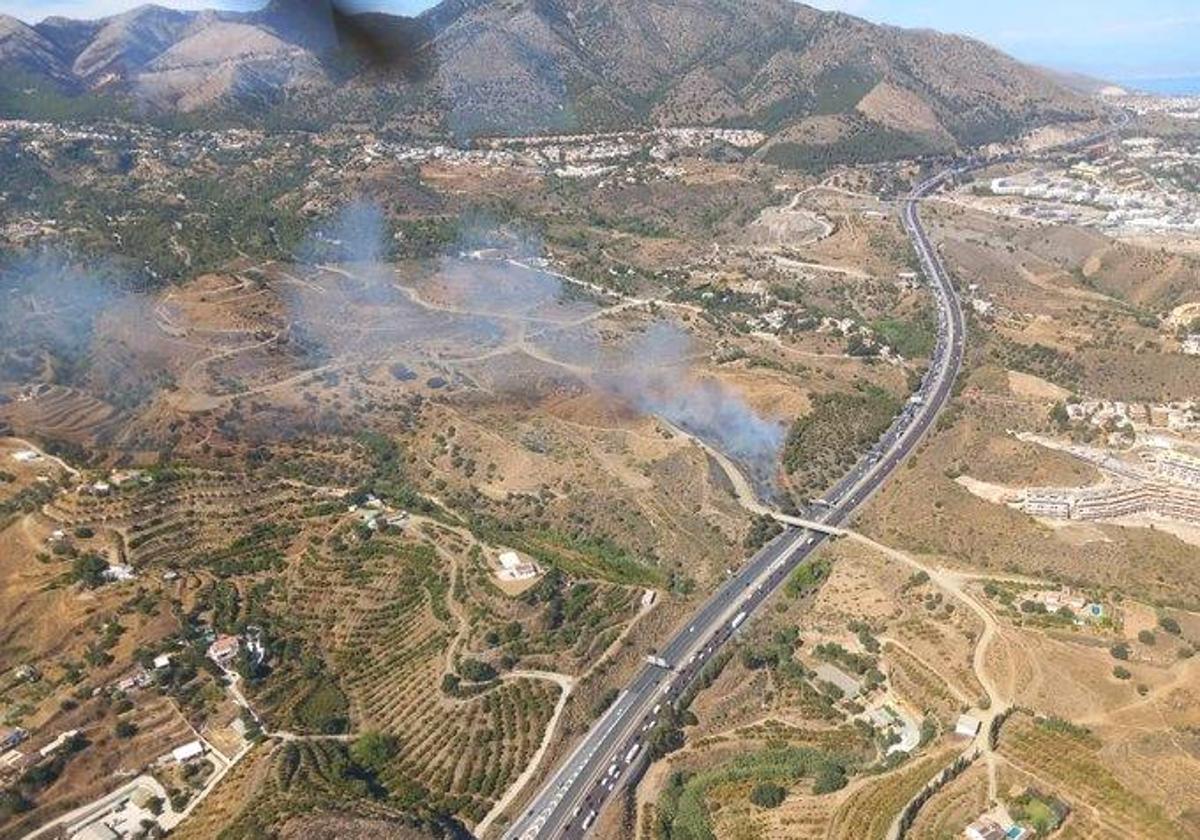 Controlado el incendio forestal en la zona de El Higuerón en Mijas