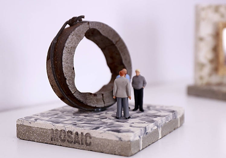 Imagen principal - Algunas de las creaciones de Juanjo Fuentes.