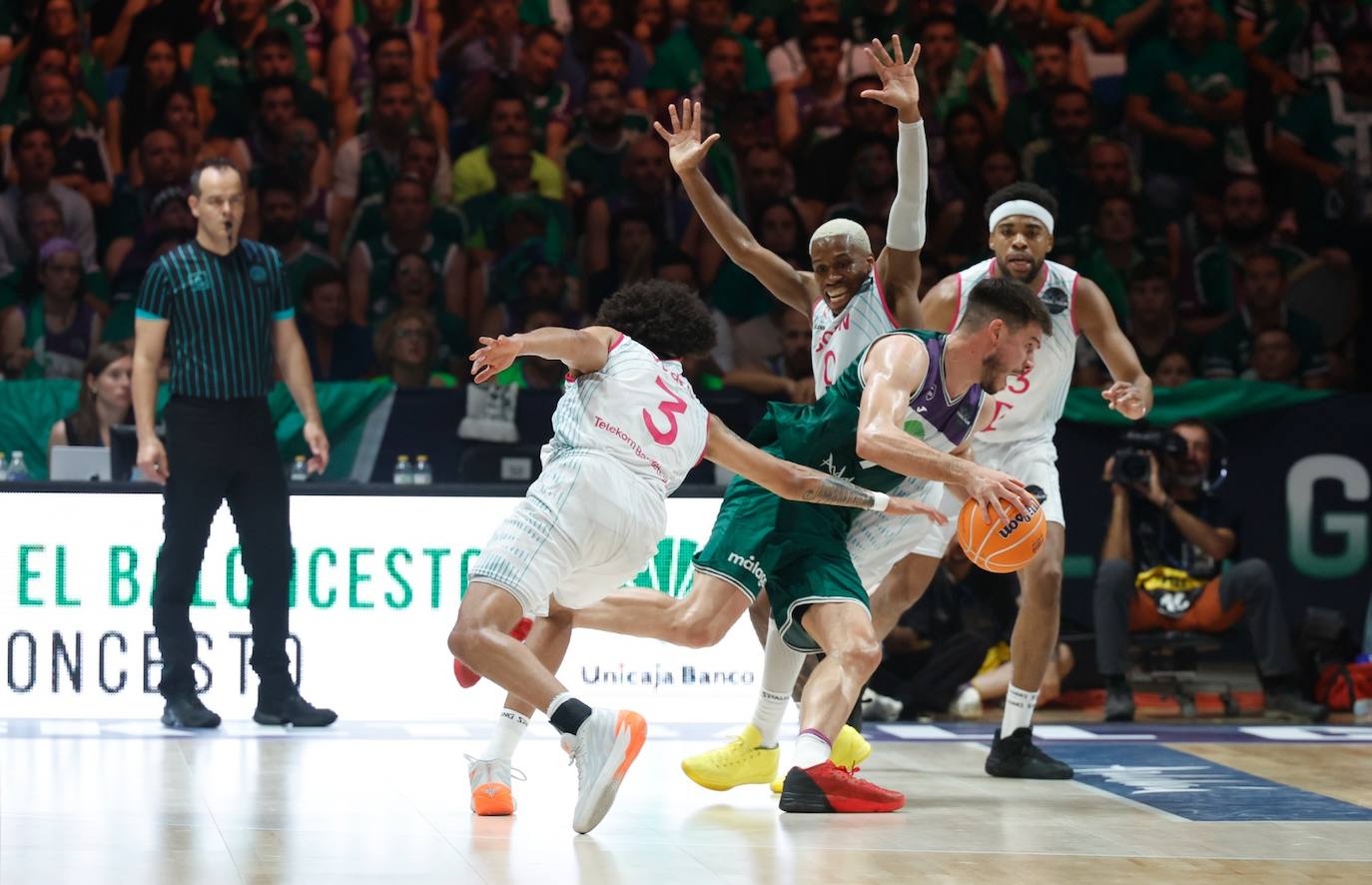 Las mejores imágenes del Unicaja-Telekom Bonn en la Final Four 2023