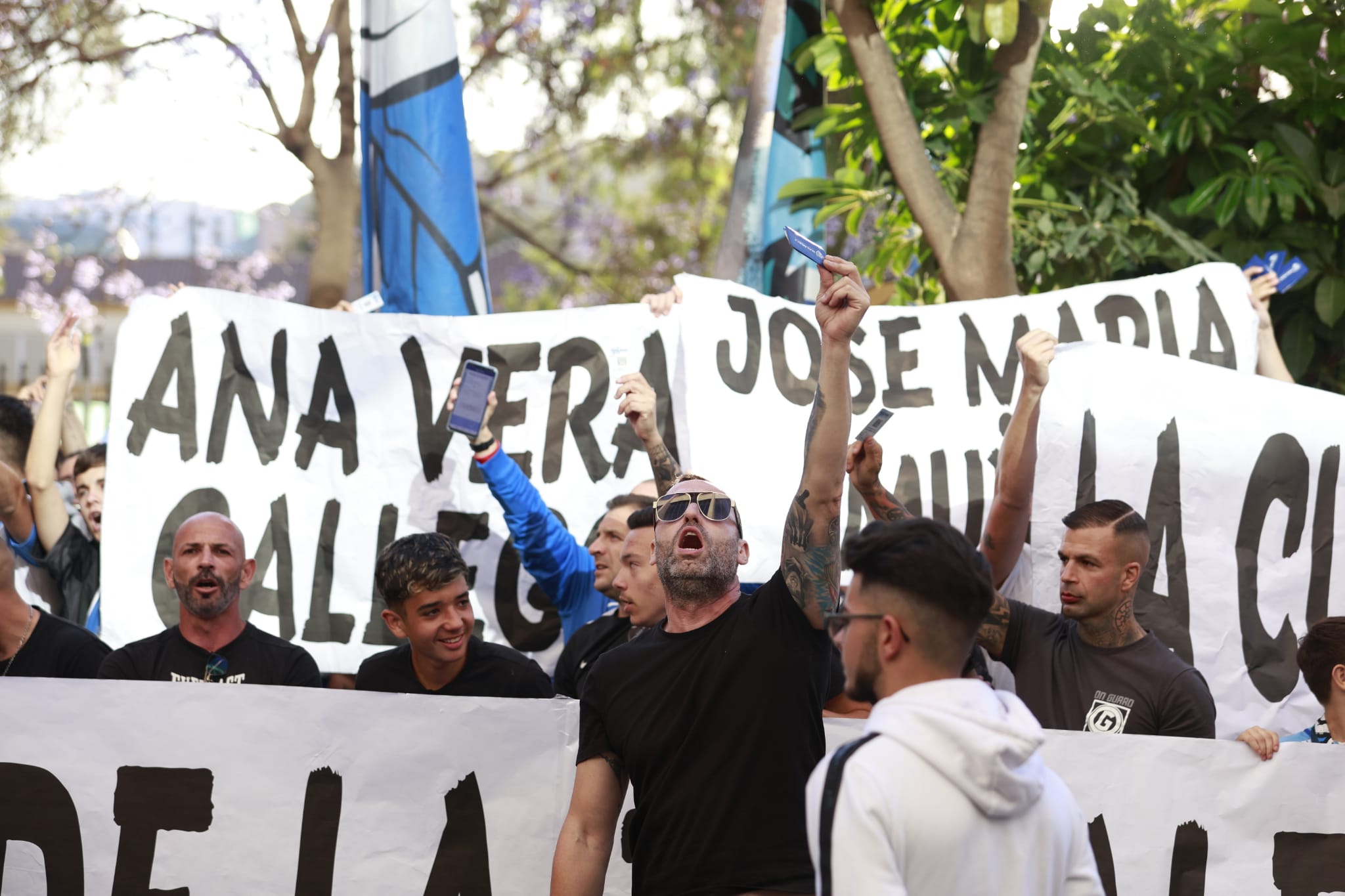 Protesta de la afición del Málaga contra jugadores y directiva