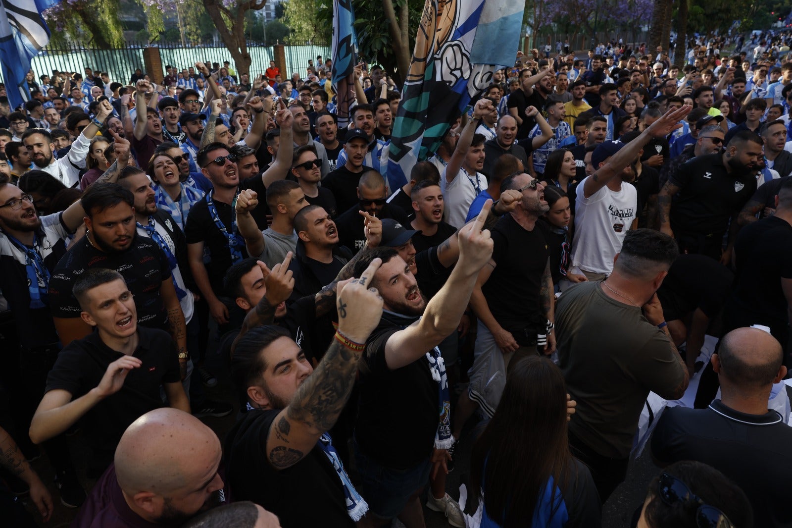 Protesta de la afición del Málaga contra jugadores y directiva