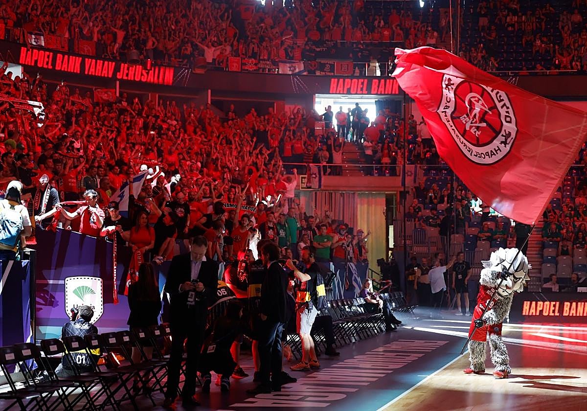 La afición del Hapoel, en el Martín Carpena.