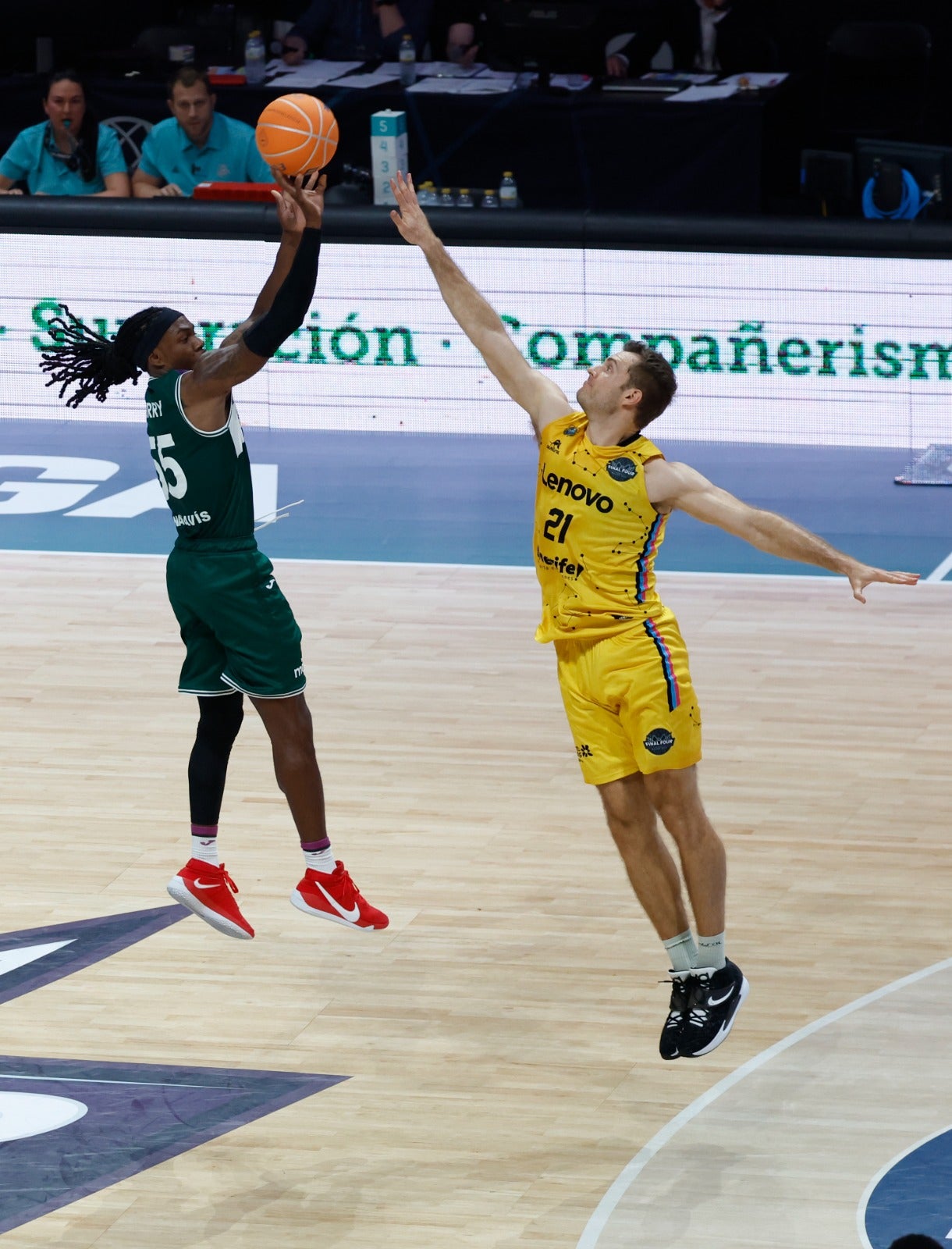 Imágenes de la segunda derrota del Unicaja en la Final Four