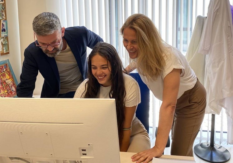 Iván Medina, Paula Requejo y Chelo Pineda, fisioterapeutas e investigadores del proyecto.