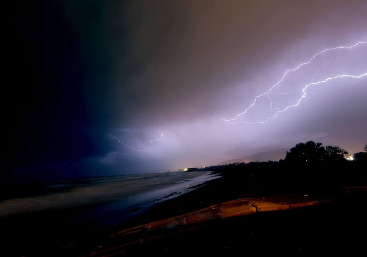 Imagen de archivo de tormenta en el litoral.