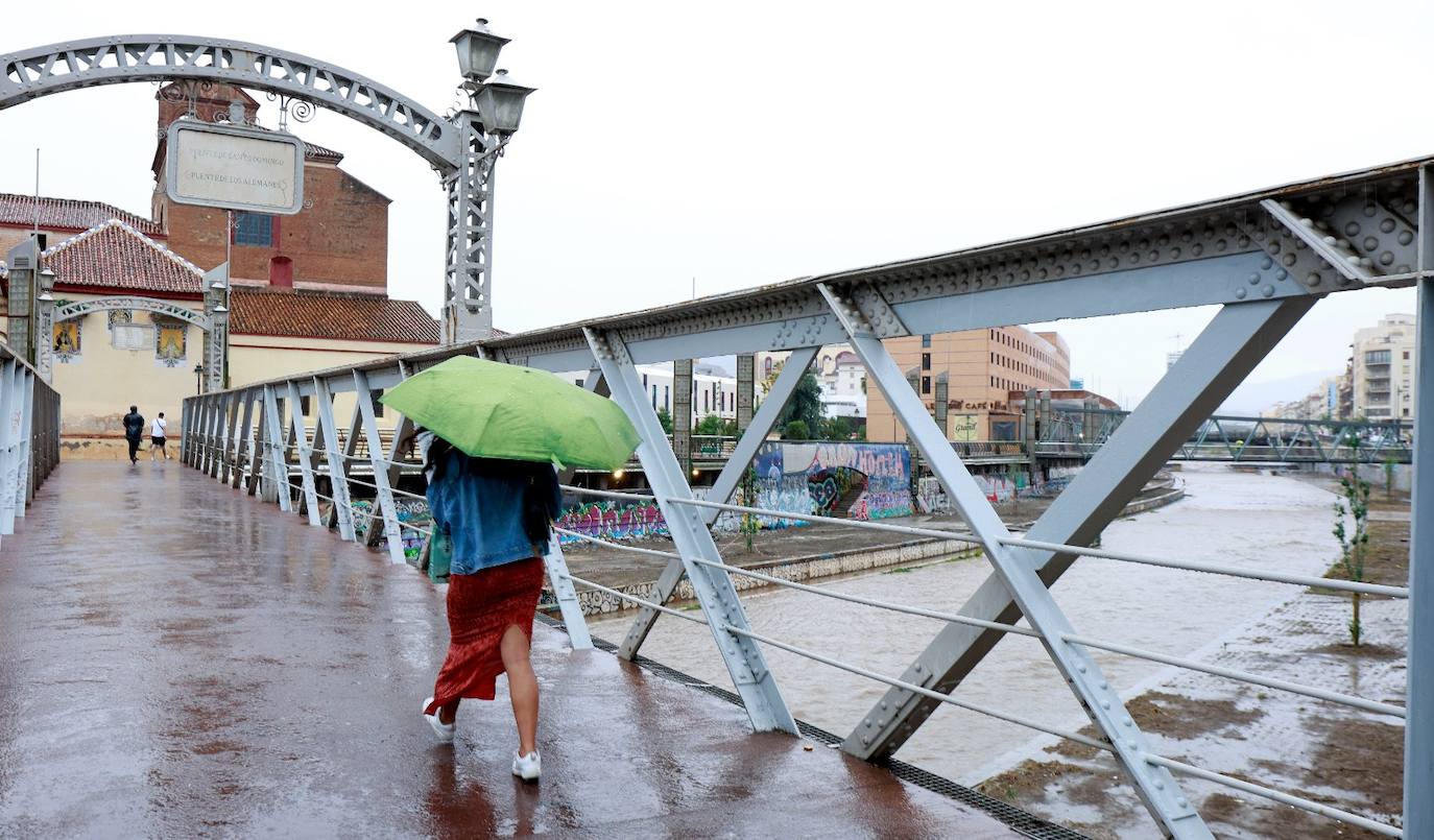 Vista del puente de los Alemanes sobre el río Guadalmedina