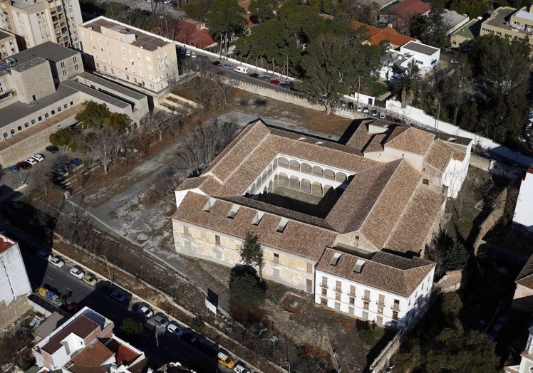 El entorno del Convento de la Trinidad se contempla como aparcamiento.