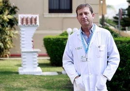 Gabriel Olveira es también profesor de la Facultad de Medicina e investigador del Ibima.