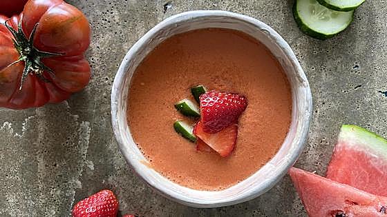 Receta fácil y rápida de gazpacho de fresa y sandía