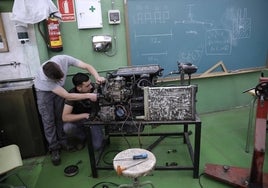 Taller de mecánica del instituto La Rosaleda.