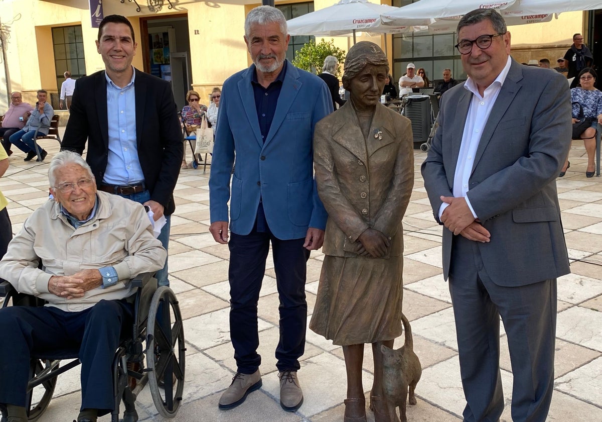 Acto de inauguración de la obra, este jueves en la plaza de Las Carmelitas.