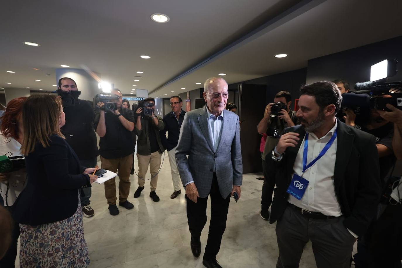 Francisco de la Torre, a su llegada al hotel NH donde el PP sigue la noche electoral