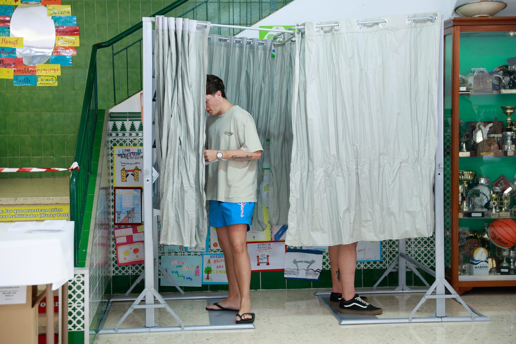 Ambiente en los colegios electorales de Málaga este 28 de mayo.