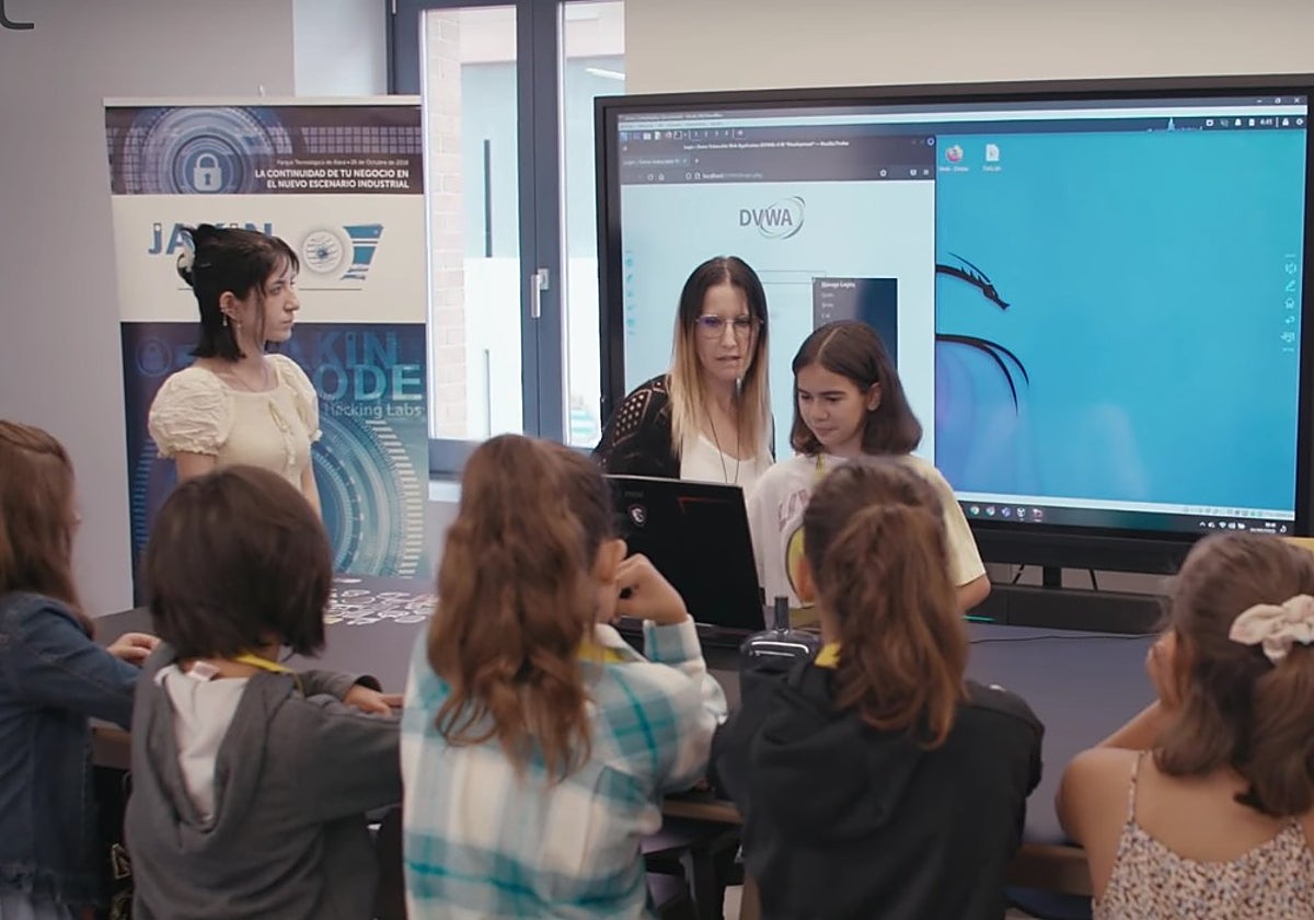 Taller de la primera edición del CyberGirls Day, que se celebró en Bilbao.