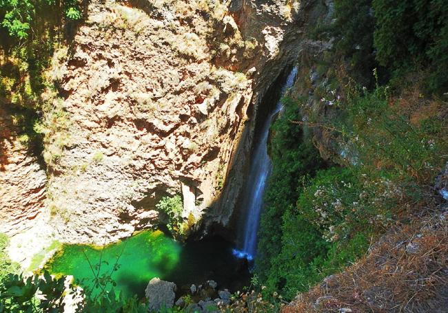 Cascada bajo el Puente Nuevo de Ronda.
