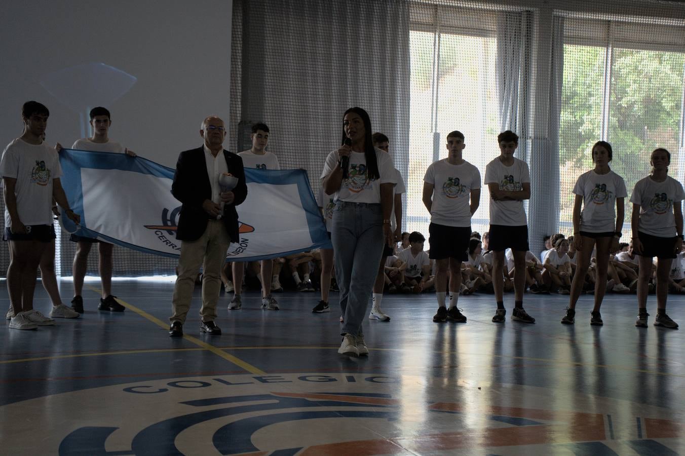 Regreso triunfal de la Deportiada del Colegio Cerrado Calderón