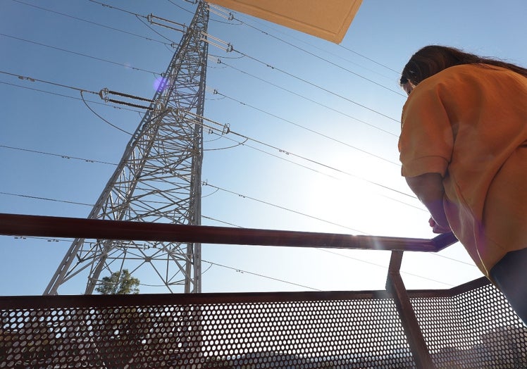 Imagen principal - Apoyos eléctricos en la zona de El Atabal, Hacienda Paredes y Camino de los Almendrales.