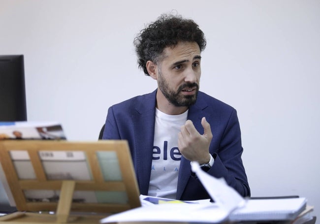 Rafael (Fali) Godoy, es director de la escuela desde marzo de 2021.