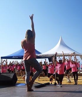 Imagen secundaria 2 - Más de un millar de personas salen a la calle por Cudeca