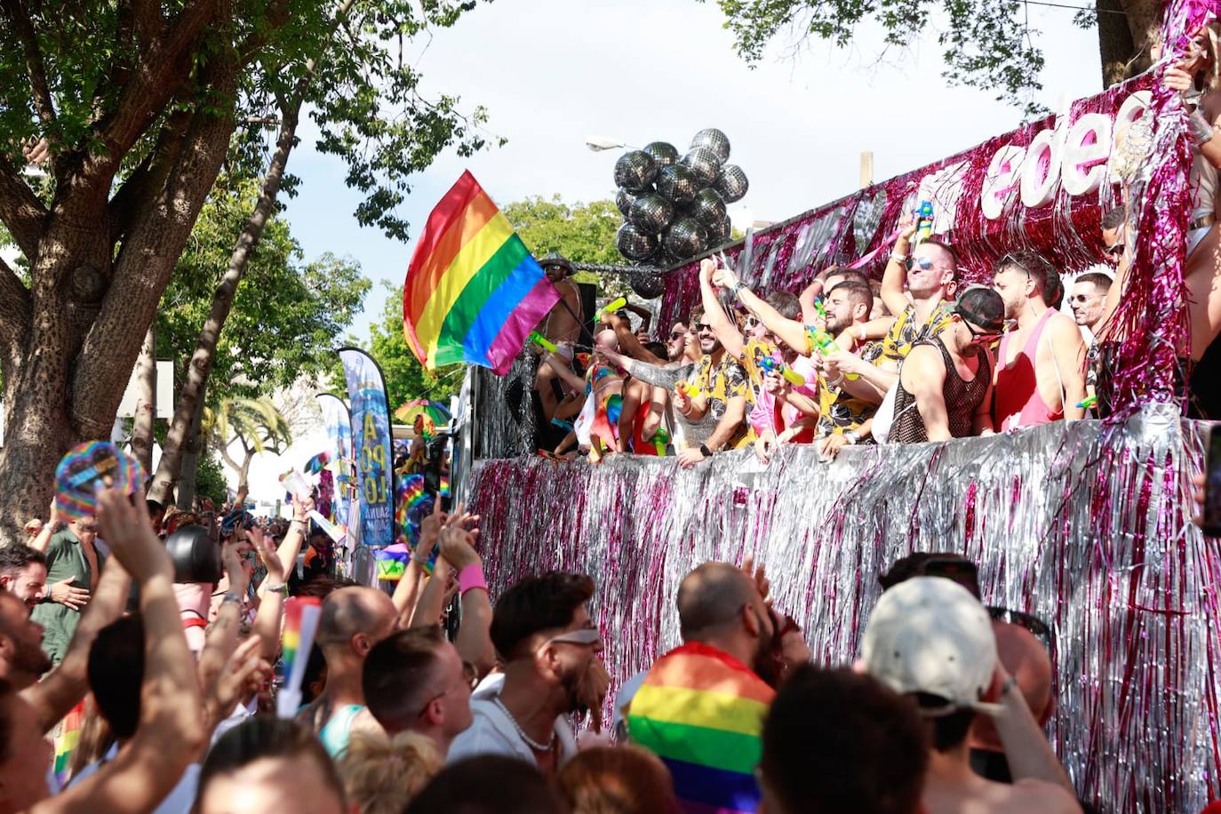 El desfile del Pride Torremolinos 2023, en imágenes