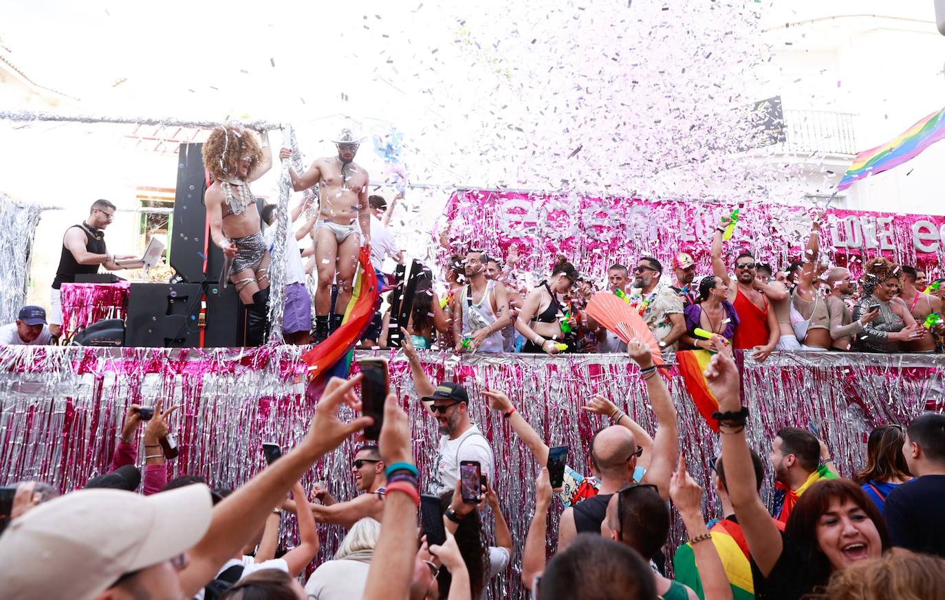 El desfile del Pride Torremolinos 2023, en imágenes