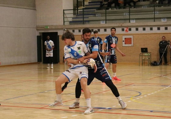 Pablo Ferrnández,en el duelo ante el Cangas de la Copa del Rey de hace meses.