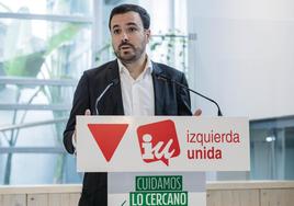 Alberto Garzón pide a las fuerzas de izquierda volcarse en Sumar tras dejar la primera línea de la política