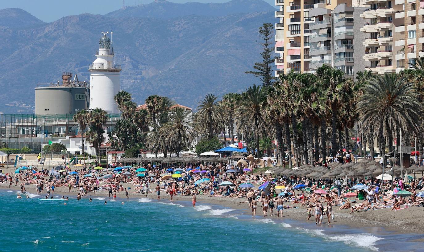 Málaga vive este sábado su primer gran día de verano anticipado