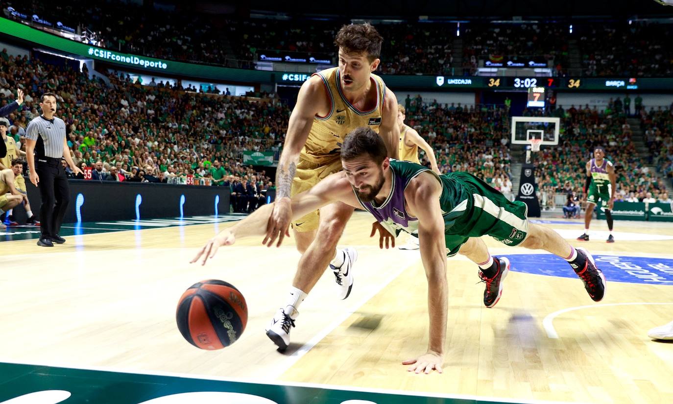 El tercer partido de la serie Unicaja-Barça, en imágenes