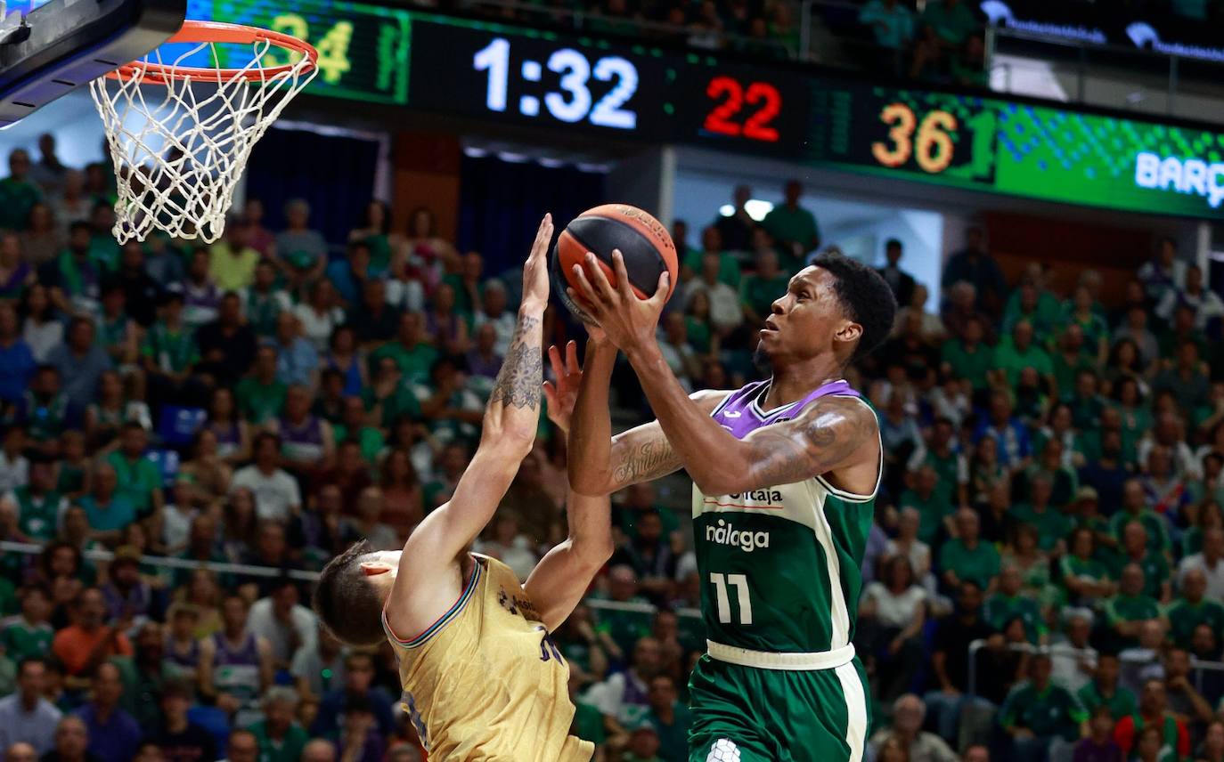El tercer partido de la serie Unicaja-Barça, en imágenes