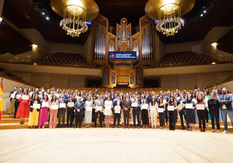 Los premiados que se graduaron en el curso 2016/17.