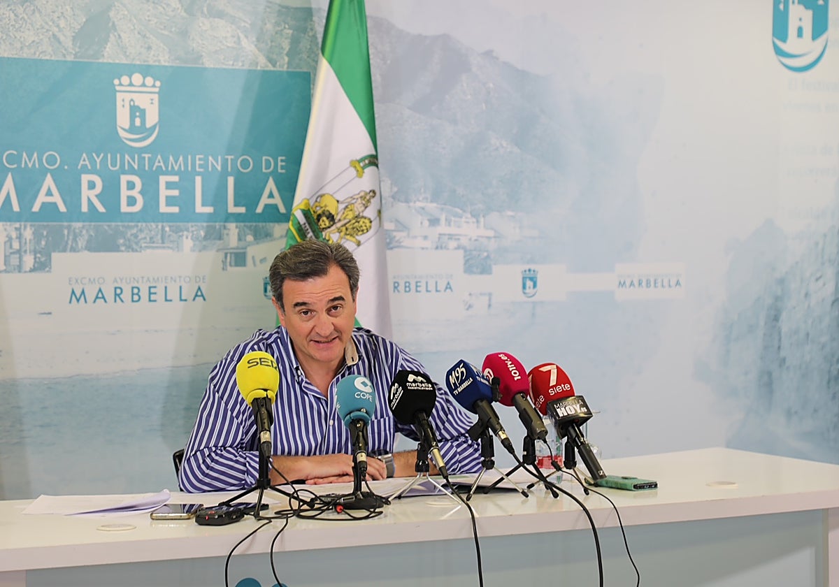 El portavoz municipal, Félix Romero, en rueda de prensa tras la Junta de Gobierno Local.