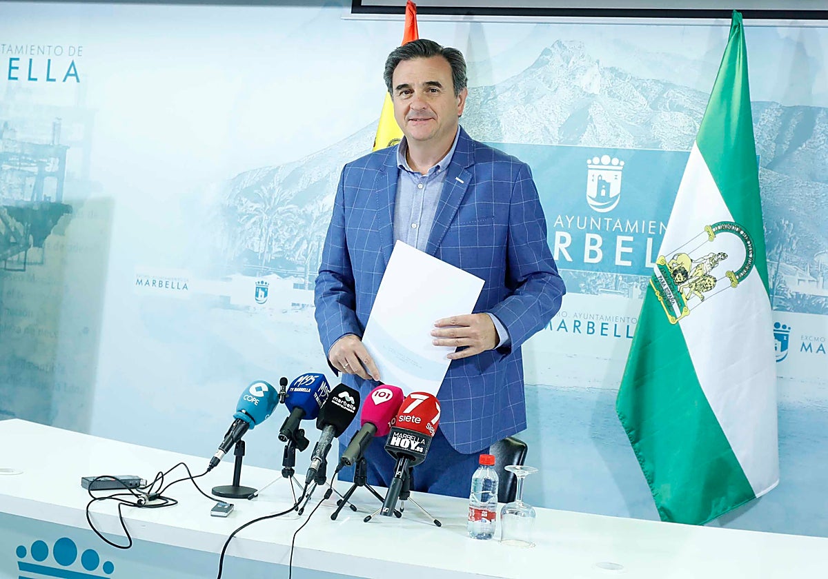 El portavoz municipal, Félix Romero, durante la rueda de prensa.