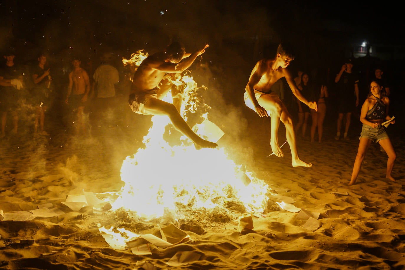 Celebración de San Juan en las playas de Marbella.