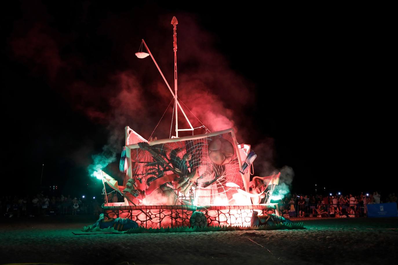 Quema del júa y espectáculo de fuegos artificiales en La Misericordia