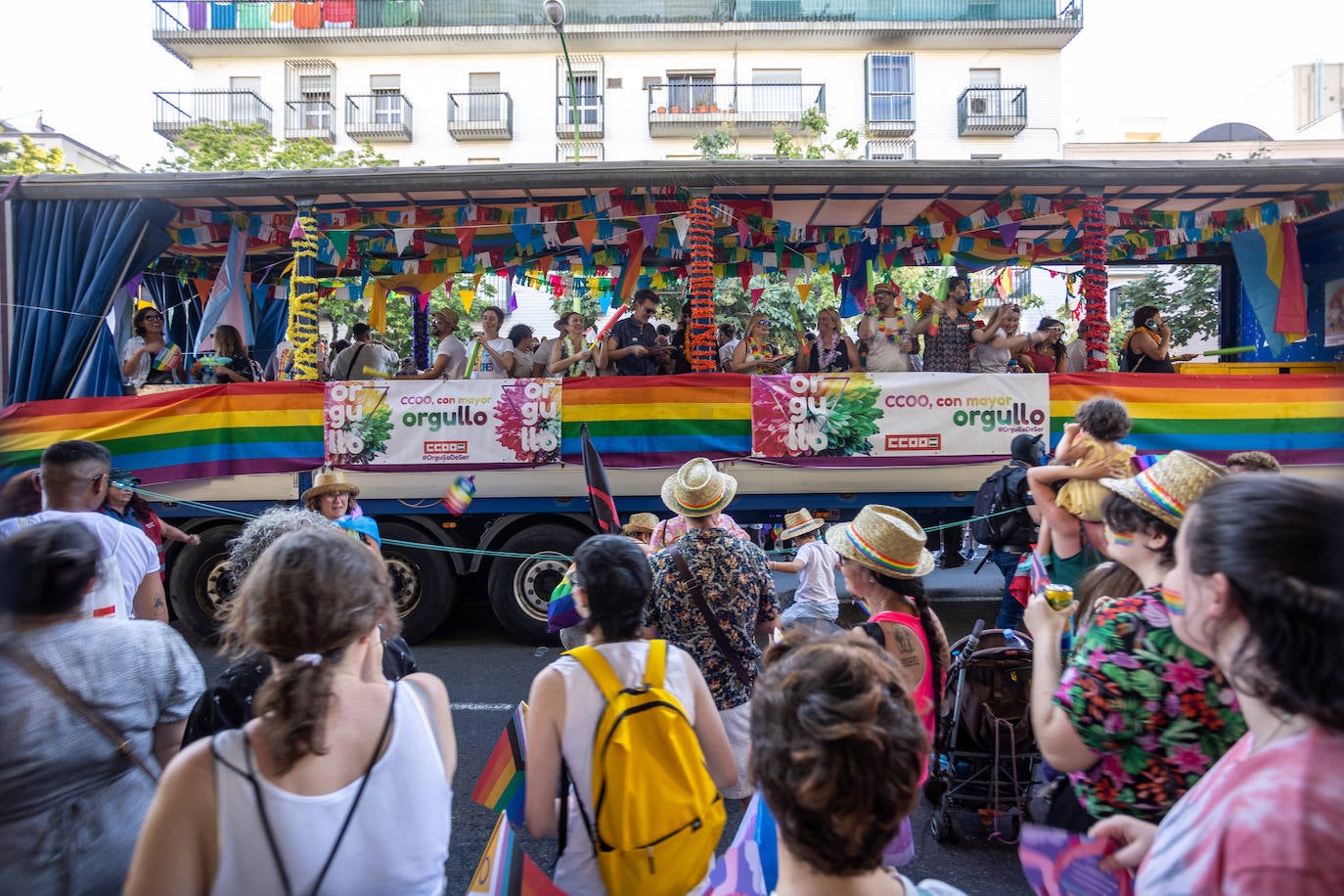 La celebración del día grande del Orgullo de Sevilla, en imágenes