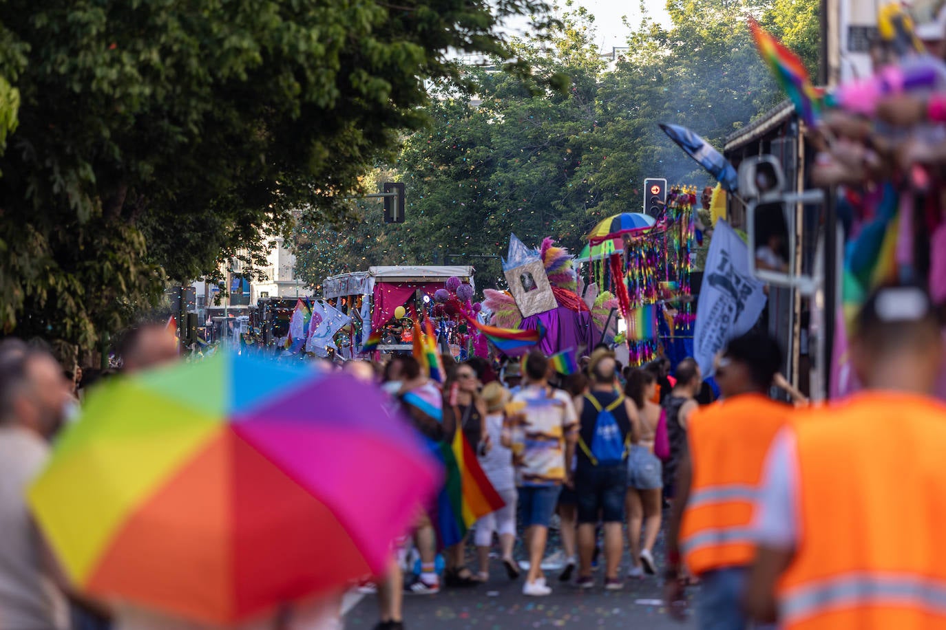 La celebración del día grande del Orgullo de Sevilla, en imágenes