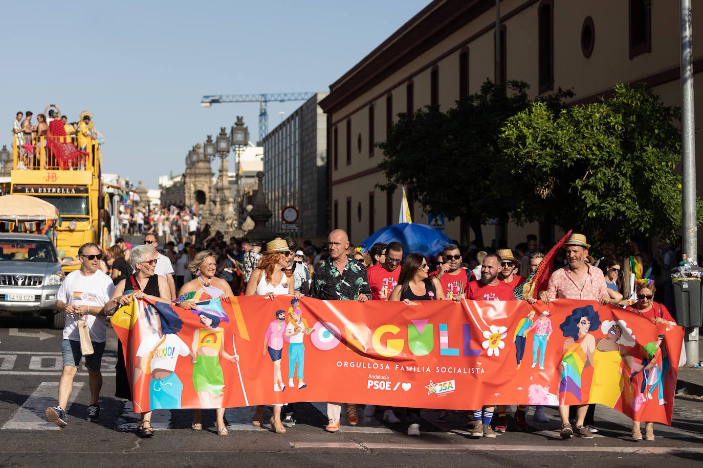 La celebración del día grande del Orgullo de Sevilla, en imágenes