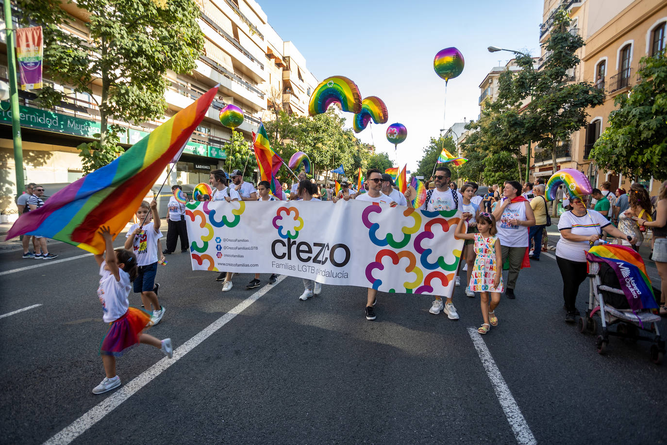 La celebración del día grande del Orgullo de Sevilla, en imágenes