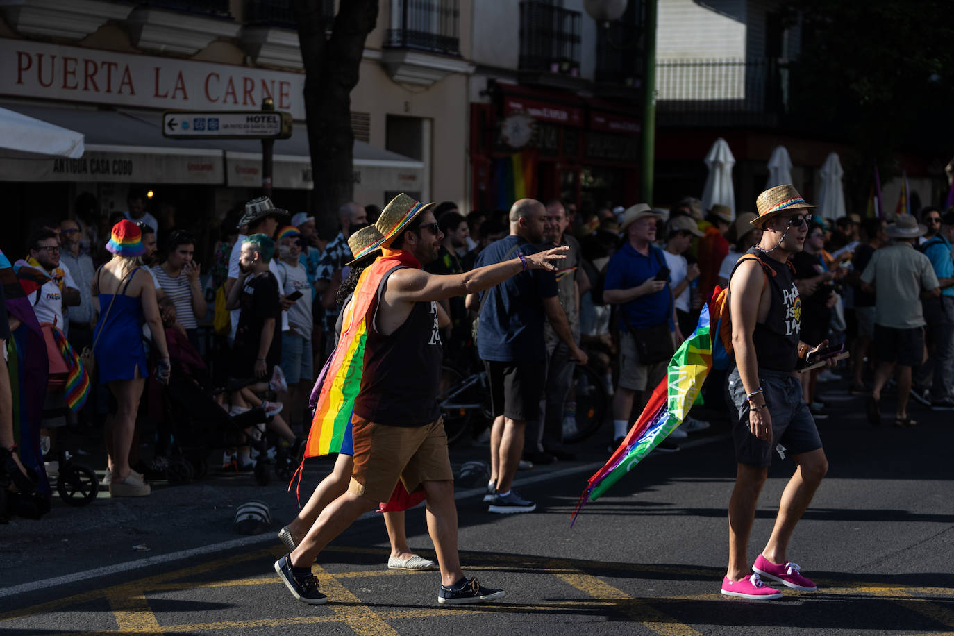 La celebración del día grande del Orgullo de Sevilla, en imágenes