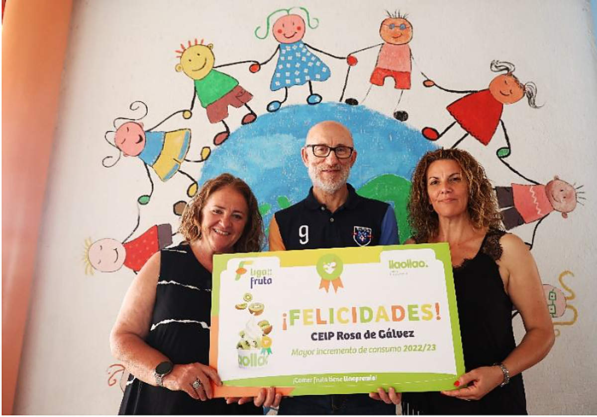 El equipo de profesores responsables del programa Hábitos de Vida Saludables en el Rosa de Gálvez de Málaga.
