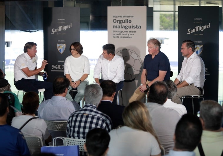 Esteban Vigo, Estrella Díaz, Antonio Góngora, Mikel Roteta y Manel Ruano, en el acto.