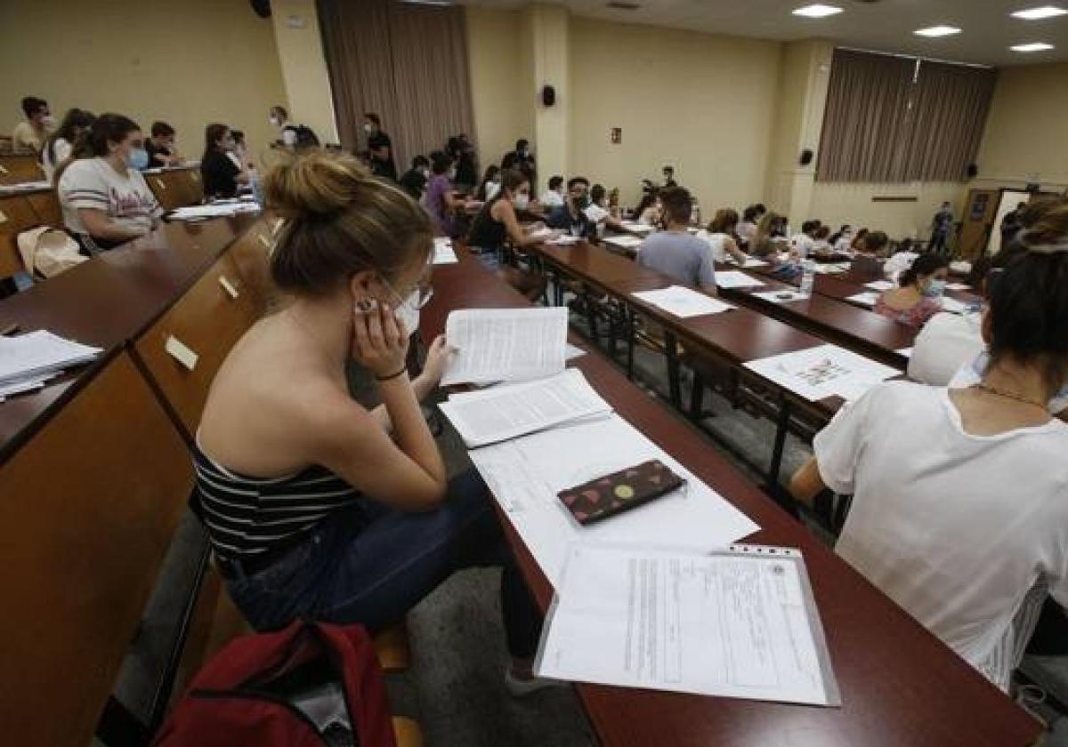 Andalucía reclama una prueba única de ingreso a la universidad para «garantizar la igualdad de oportunidades»