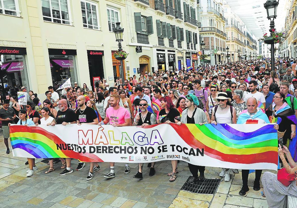 La manifestación por el Orgullo reivindica que los derechos «no se tocan».