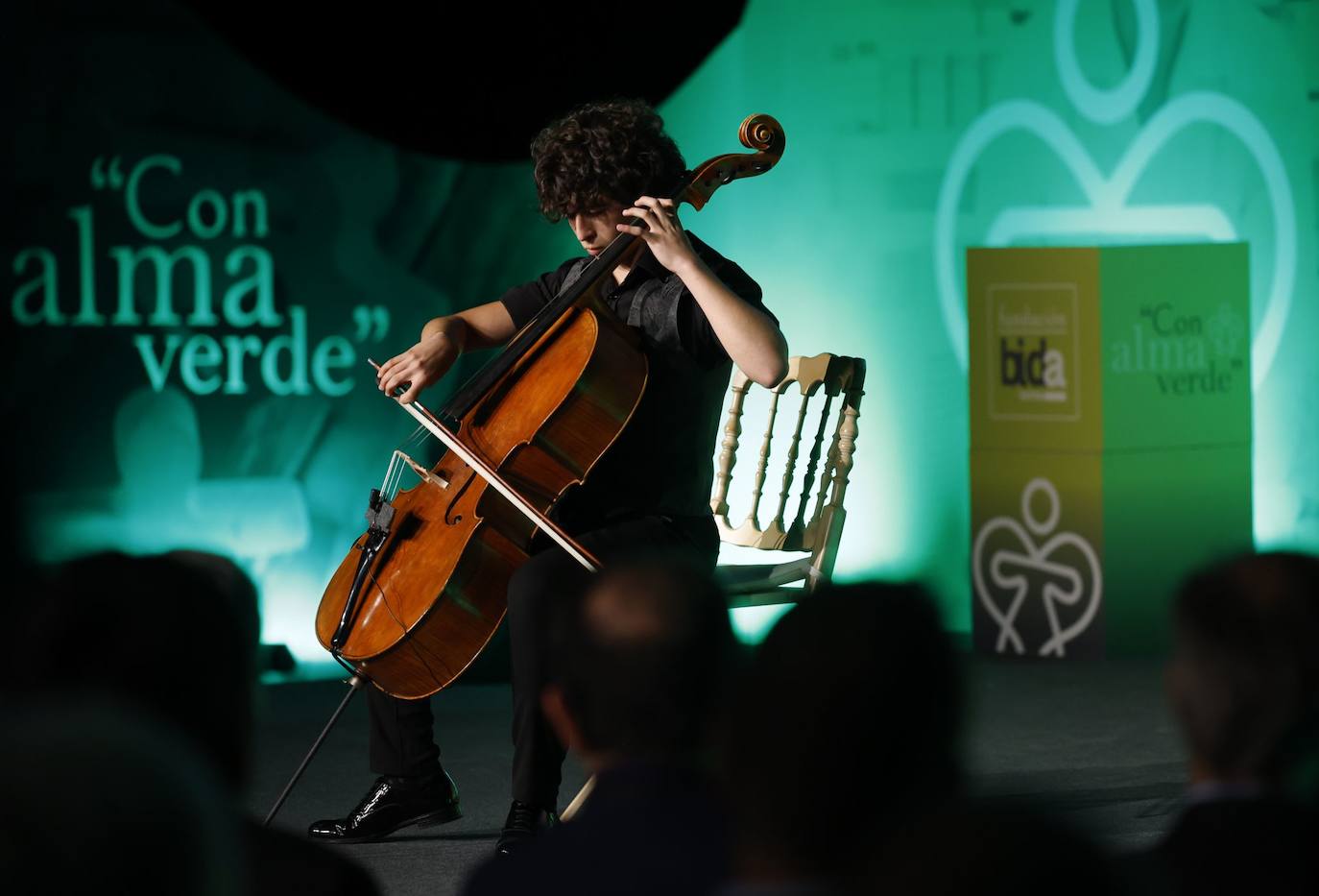 Antonio Pelu, durante su gran actuación en la presentación en sociedad de la Fundación Bidafarma.